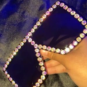 Diamonds dancing shades